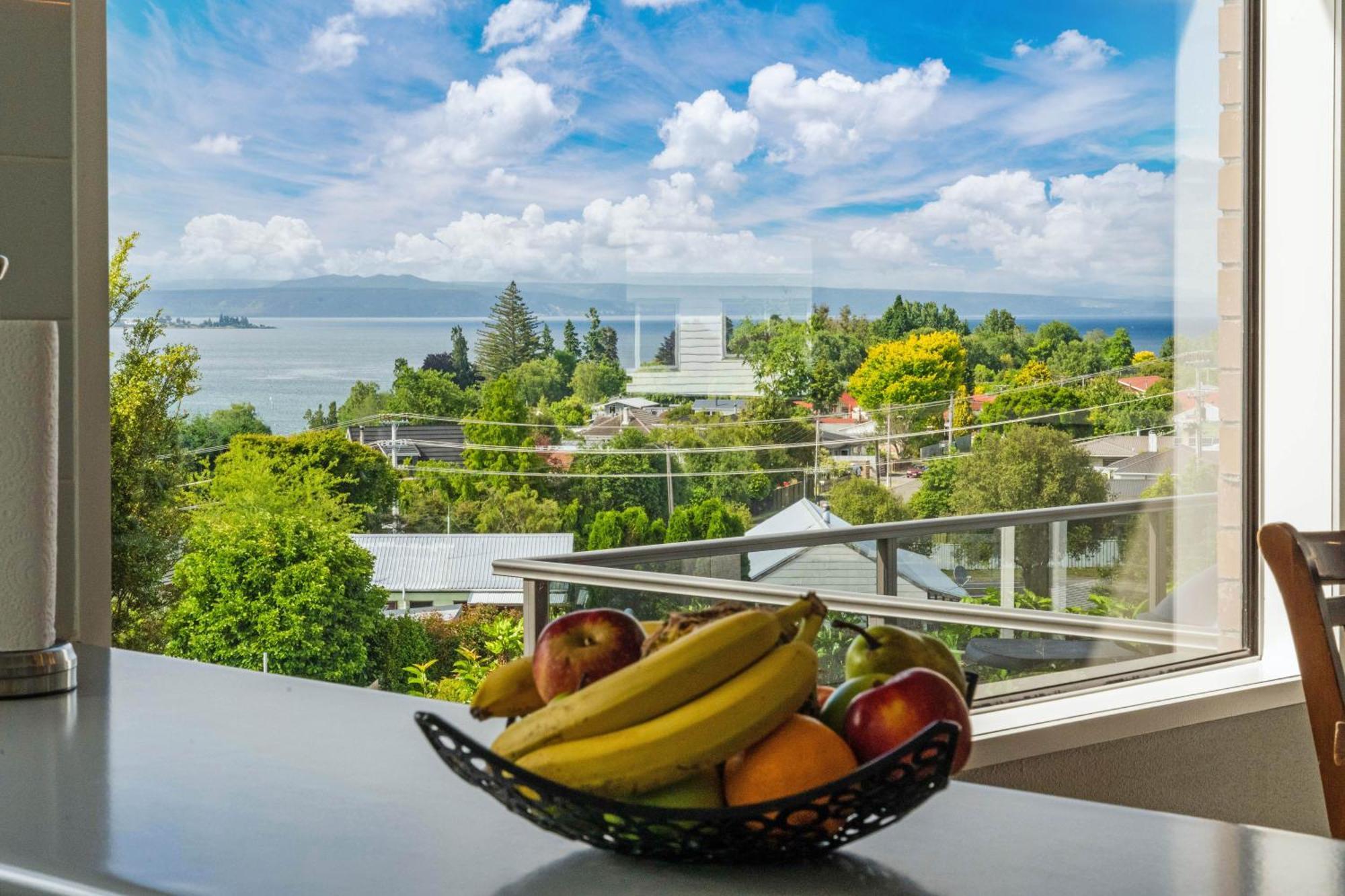 Ngaio Views - Lake Taupo Holiday Home Exterior photo
